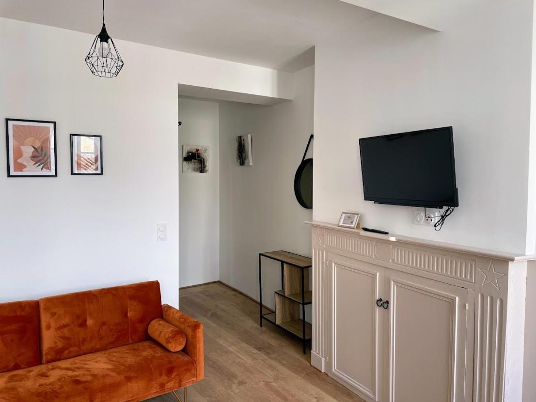 Le Colore- T2 Confortable Avec Vue Sur Nerac Luaran gambar
