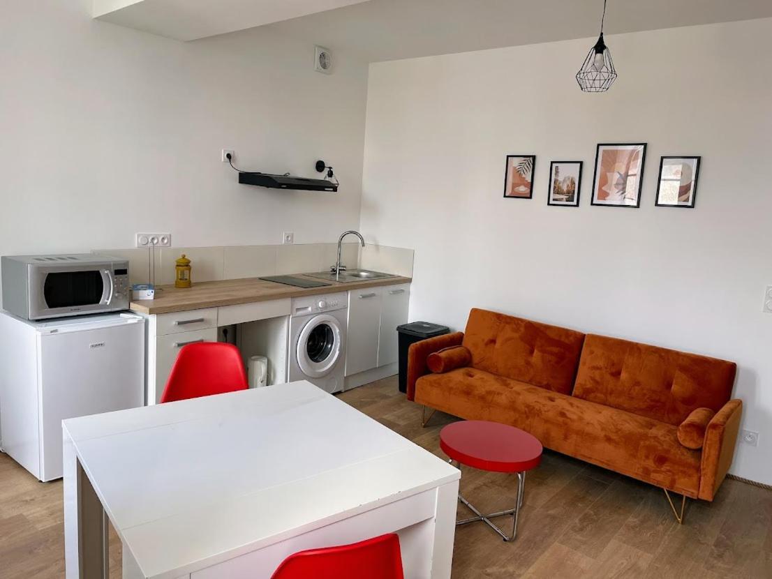 Le Colore- T2 Confortable Avec Vue Sur Nerac Luaran gambar