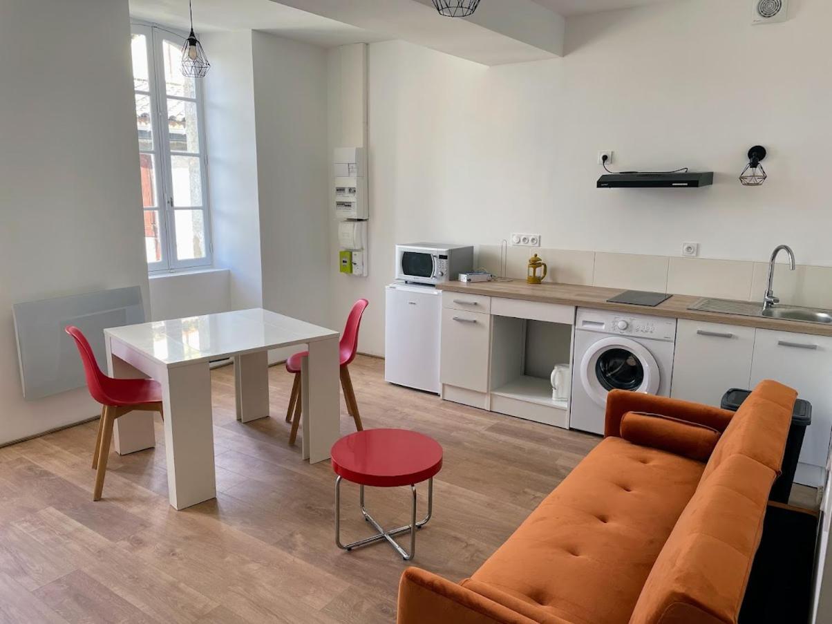 Le Colore- T2 Confortable Avec Vue Sur Nerac Luaran gambar